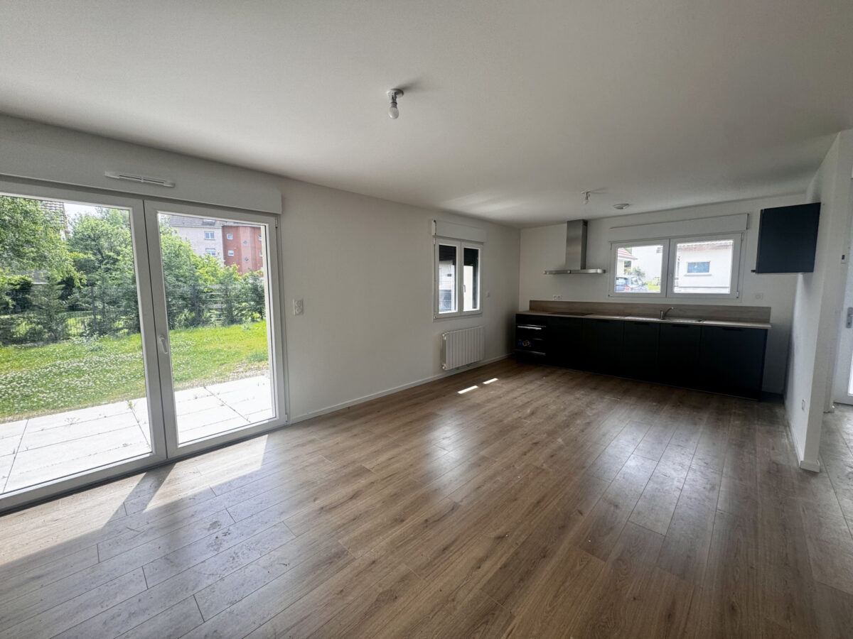 4 PIÈCES 120 M2 LOFT