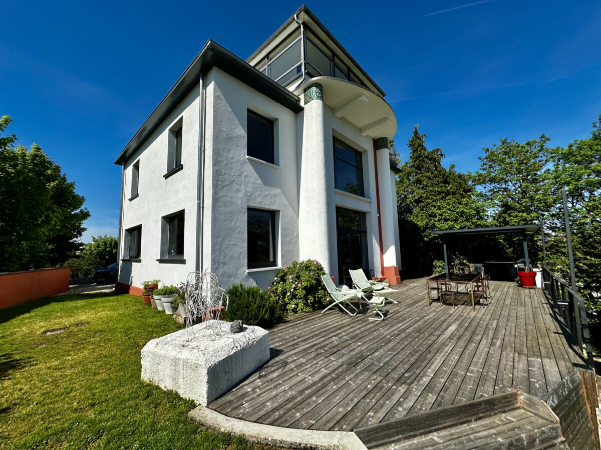 VILLA D’ARCHITECTE EXCEPTIONNEL D’ENVIRON 250 M2 À 15 MINUTE