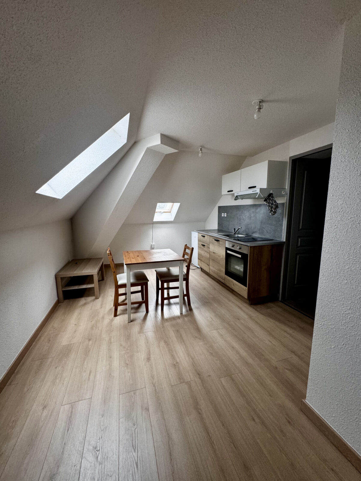 AUDINCOURT APPARTEMENT TYPE F2 MEUBLÉ