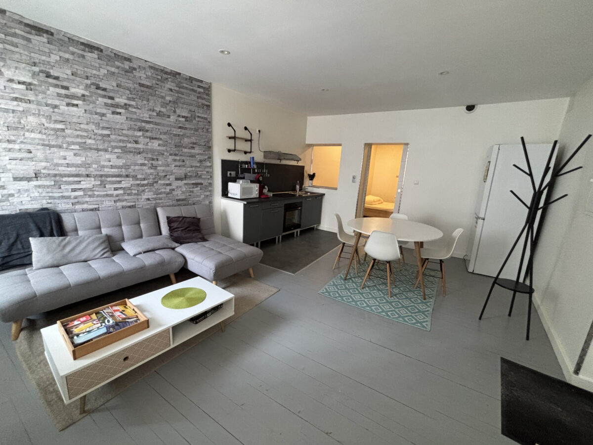 Bel appartement de type F2 Quartier Saint Maimboeuf Meublé s